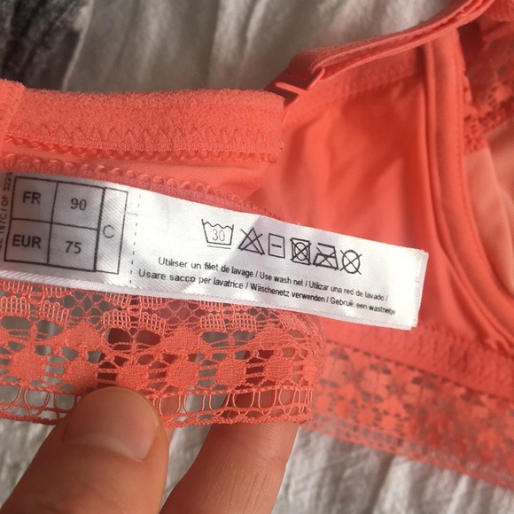 Strapless convertible bra - Picture 5 of 6